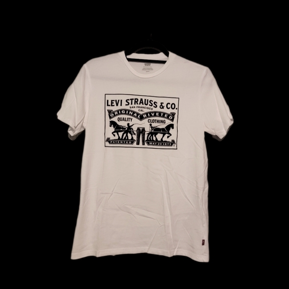 New Levi's logo tee - Picture 2 of 6